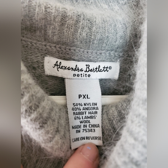 Alexandra Bartlett Petite Angora Rabbit hair Lambs Wool Turtleneck Size PXL - Picture 6 of 12